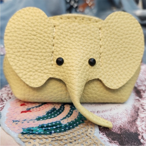 Yellow Elephant Wristlet EUC - Picture 2 of 6